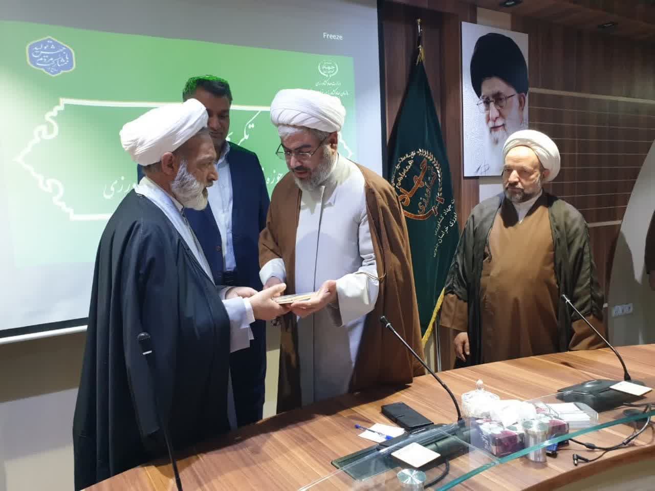 سرپرست حوزه نمایندگی ولی‌فقیه در سازمان جهادکشاورزی استان خراسان جنوبی معرفی شد.